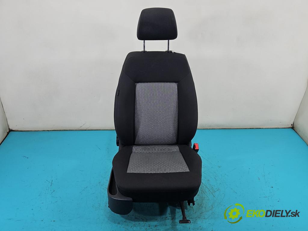 Vw Polo V 6R 2009-2017 1.4 16V 86 HP manual 63 kW 1390 cm3 5- Sedačka pravý  (Sedadlo)