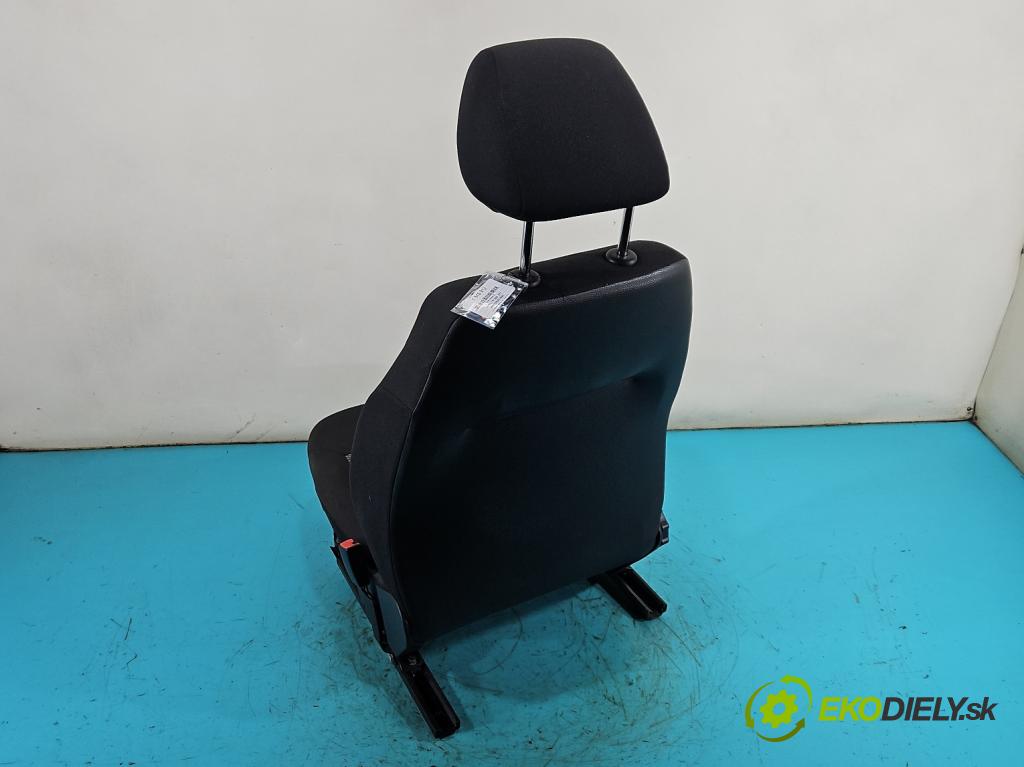Vw Polo V 6R 2009-2017 1.4 16V 86 HP manual 63 kW 1390 cm3 5- Sedačka pravý (Sedadlo)