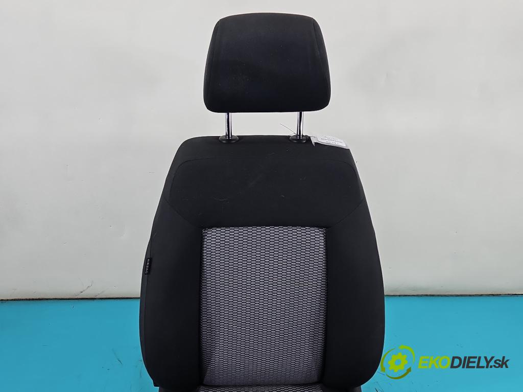 Vw Polo V 6R 2009-2017 1.4 16V 86 HP manual 63 kW 1390 cm3 5- Sedačka pravý (Sedadlo)