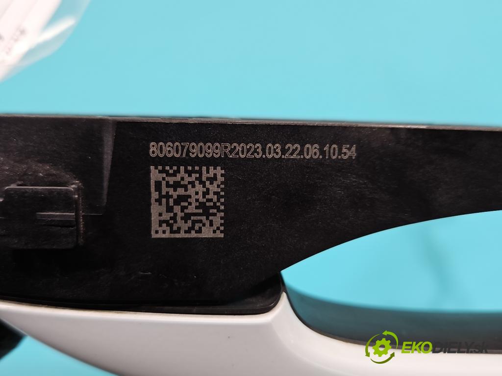 Dacia Sandero III 2020- 1.0 SCe 91KM manual 67 kW 999 cm3 5- klika přední levé 806079099R (Vnější přední levá klika dveří)