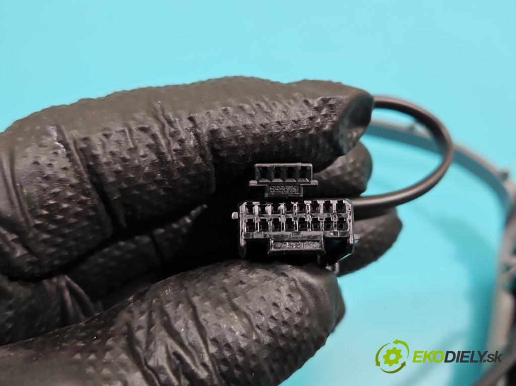 Dacia Sandero III 2020- 1.0 SCe: 91 KM manual 67 kW 999 cm3 5- prepínač multifunkční: řízení: 255508042R (Prepínacie páčky pod volantom)