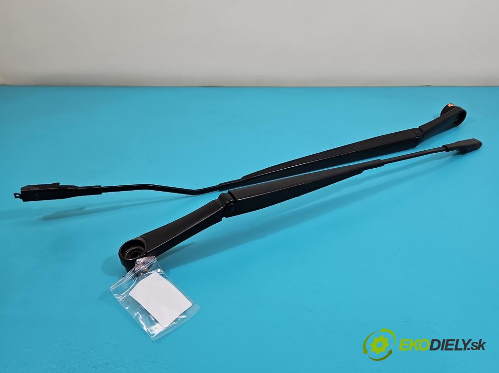 Hyundai i20 III 2020- 1.2 16V 84KM manual 61.8 kW 1197 cm3 5- rameno stieračov predné komplet 98310-Q0000