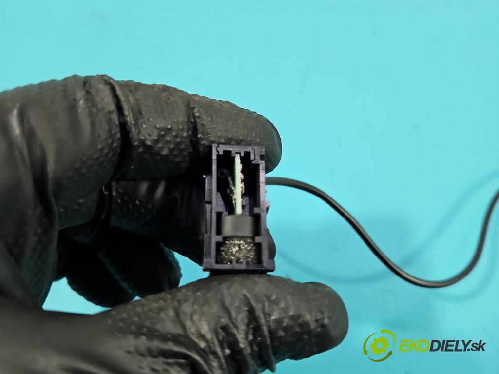 Audi Q5 2008-2016 2.0 TFSI 224hp automatic 165 kW 1984 cm3 5- Mikrofon: 4L1035711H