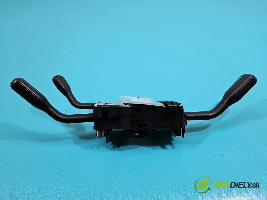 Audi A4 B5 1994-2001 1.8 20V 125 HP manual 92 kW 1781 cm3 4- prepínač komplex: 4D0953513 (Prepínacie páčky pod volantom)