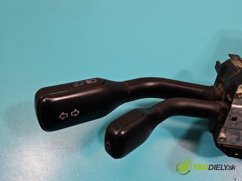 Audi A4 B5 1994-2001 1.8 20V 125 HP manual 92 kW 1781 cm3 4- prepínač komplex: 4D0953513 (Prepínacie páčky pod volantom)