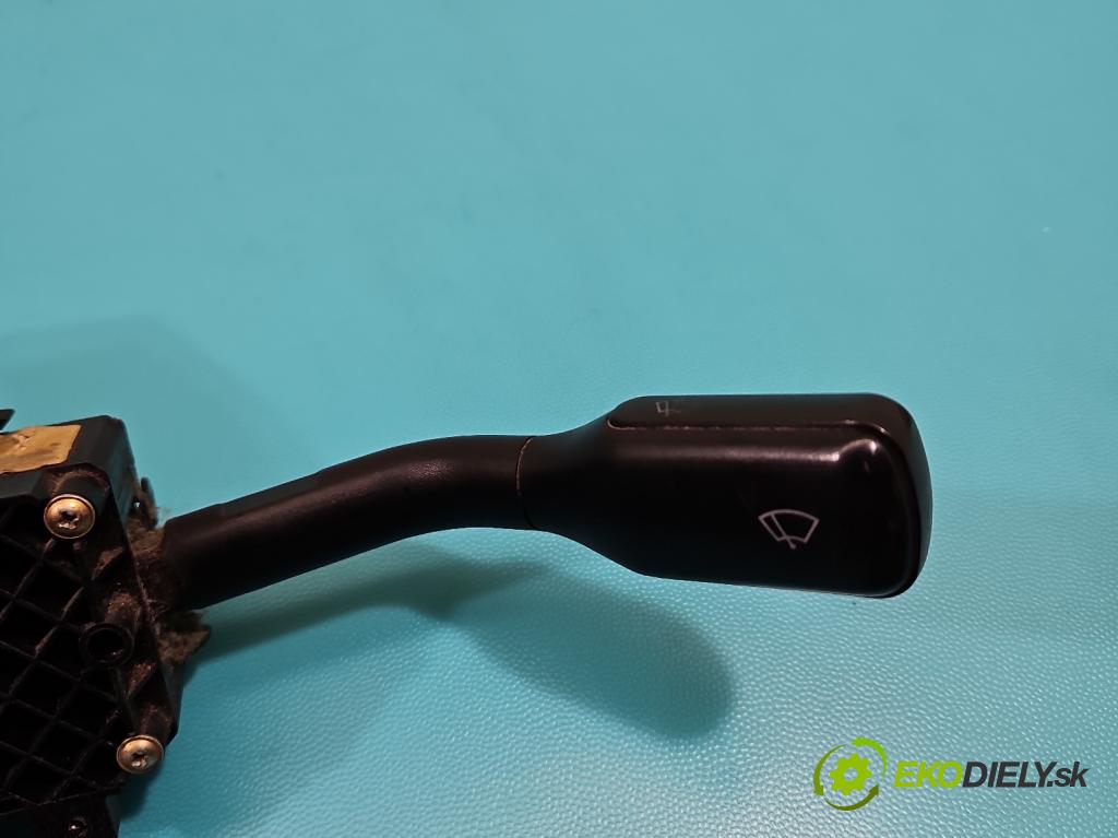 Audi A4 B5 1994-2001 1.8 20V 125 HP manual 92 kW 1781 cm3 4- prepínač komplex: 4D0953513 (Prepínacie páčky pod volantom)