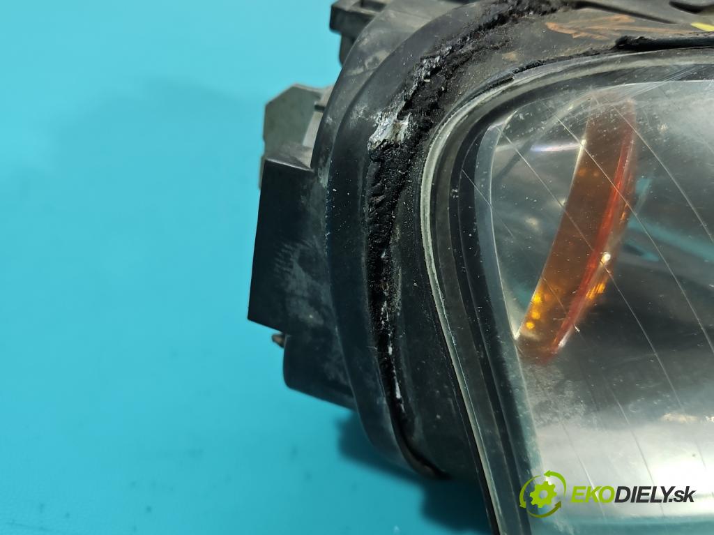 Audi A4 B7 2004-2008 1.8 T 20V 163 HP manual 120 kW 1781 cm3 5- Reflektor: pravý 0301219202 (Svetlo predné pravé)