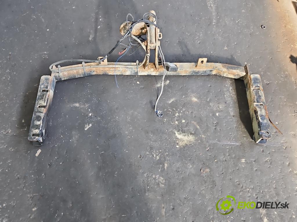 Audi A4 B7 2004-2008 1.8 T 20V 163 hp manual 120 kW 1781 cm3 5- oko tažné  (Tažné zařízení)