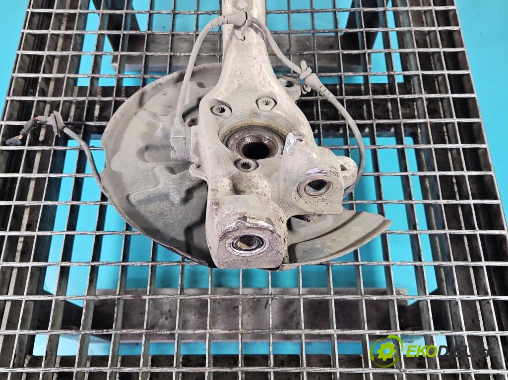 Audi A4 B7 2004-2008 1.8 T 20V 163 hp manual 120 kW 1781 cm3 5- náboj pravé  (Náboj kola)