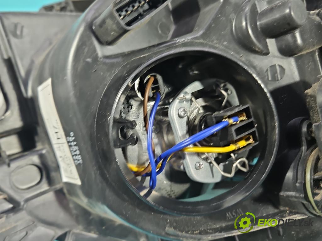 Renault Clio III 2005-2012 1.6 16V 111KM automatic 82 kW 1598 cm3 5- Reflektor: ľavý  (Kľučka dverí ostatné)