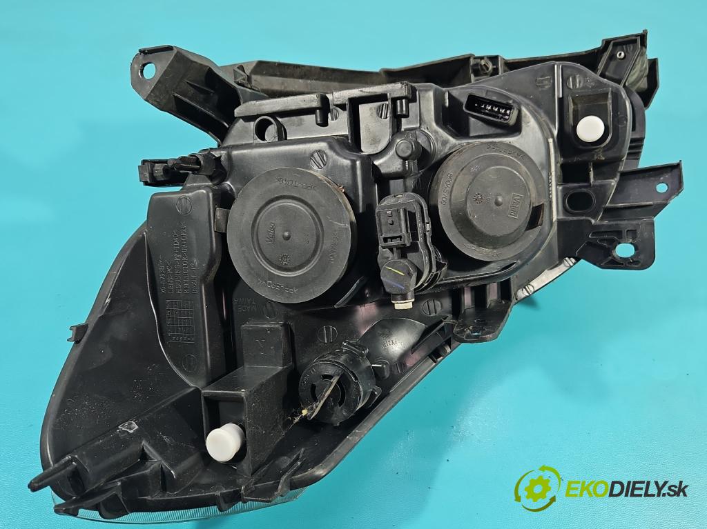 Renault Clio III 2005-2012 1.6 16V 111KM automatic 82 kW 1598 cm3 5- Reflektor: pravý  (Svetlo predné pravé)