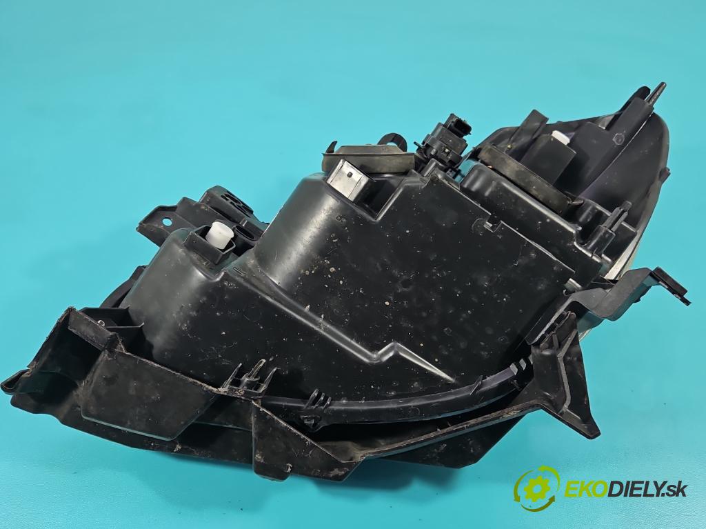 Renault Clio III 2005-2012 1.6 16V 111KM automatic 82 kW 1598 cm3 5- Reflektor: pravý  (Svetlo predné pravé)