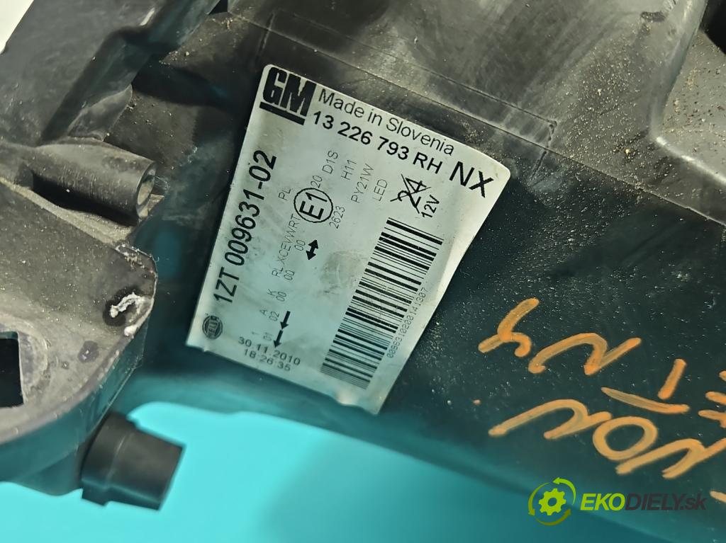 Opel Insignia A 2008-2017 2.0 cdti 160 HP manual 118 kW 1956 cm3 5- Reflektor: pravý 13226793 (Svetlo predné pravé)