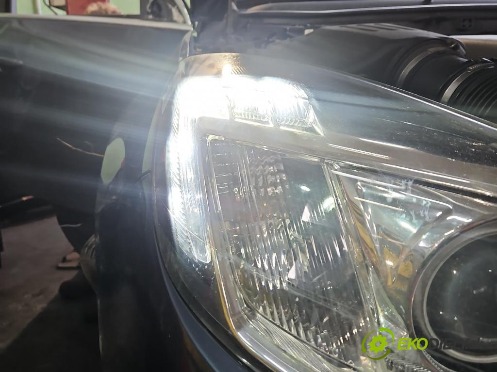 Opel Insignia A 2008-2017 2.0 cdti 160 HP manual 118 kW 1956 cm3 5- Reflektor: pravý 13226793 (Svetlo predné pravé)