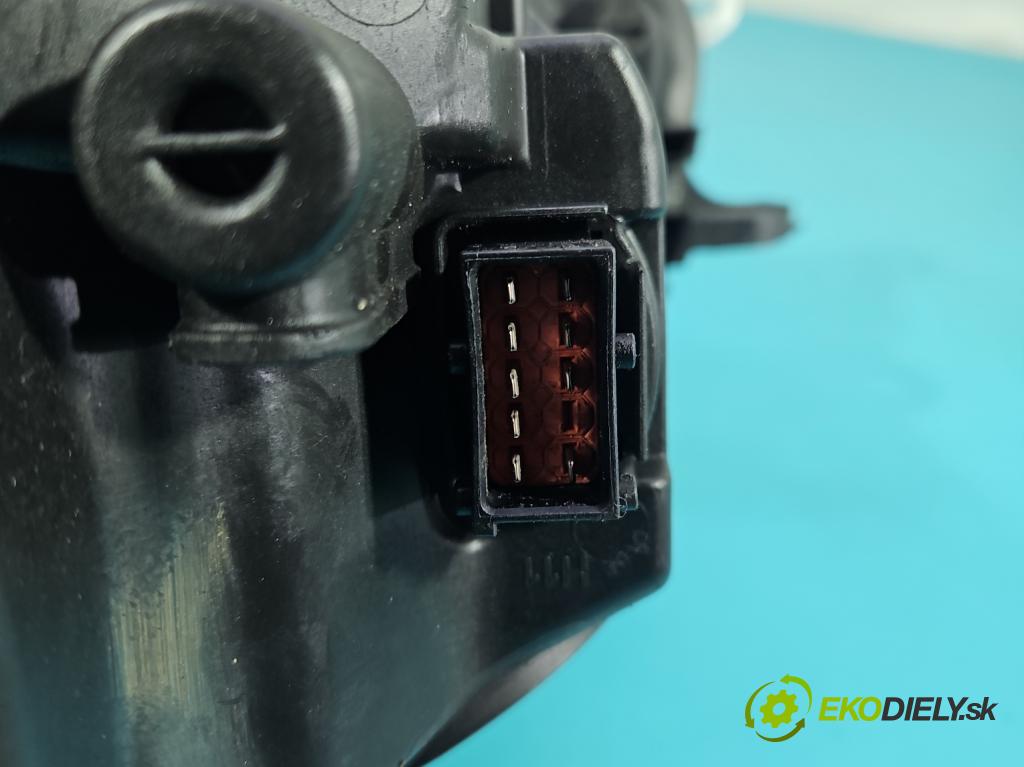 Opel Insignia A 2008-2017 2.0 cdti 160 HP manual 118 kW 1956 cm3 5- Reflektor: pravý 13226793 (Svetlo predné pravé)