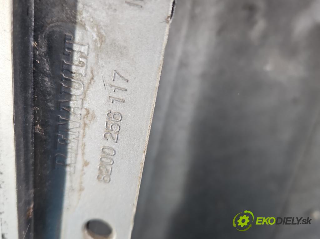 Renault Clio III 2005-2012 1.6 16V 111KM automatic 82 kW 1598 cm3 5- blatník predné ľavý  (Blatník predný ľavý)