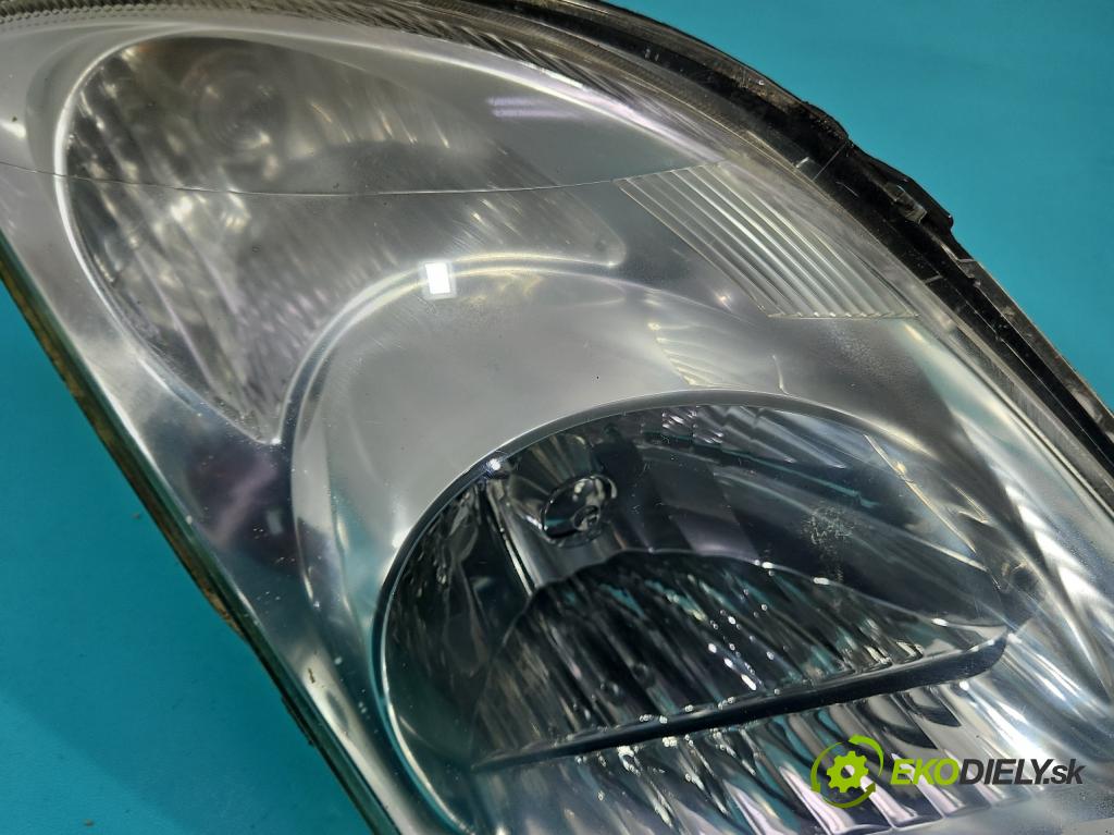 Suzuki Swift Mk6 2005-2010 1.3 16V 92 HP manual 68 kW 1328 cm3 5- Reflektor: pravý  (Svetlo predné pravé)