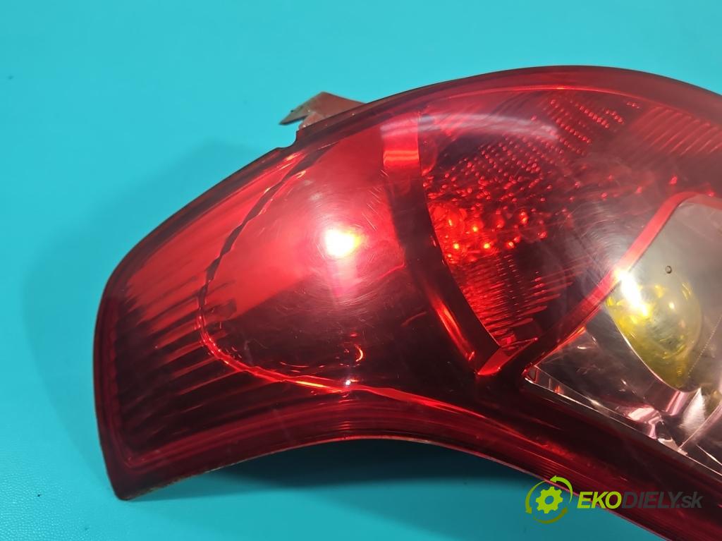 Suzuki Swift Mk6 2005-2010 1.3 16V 92 hp manual 68 kW 1328 cm3 5- světlo zadní levé  (Klika dveří ostatní)