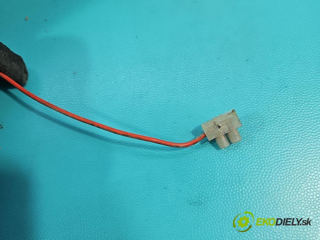 Suzuki Swift Mk6 2005-2010 1.3 16V 92 hp manual 68 kW 1328 cm3 5- světlo zadní levé  (Klika dveří ostatní)