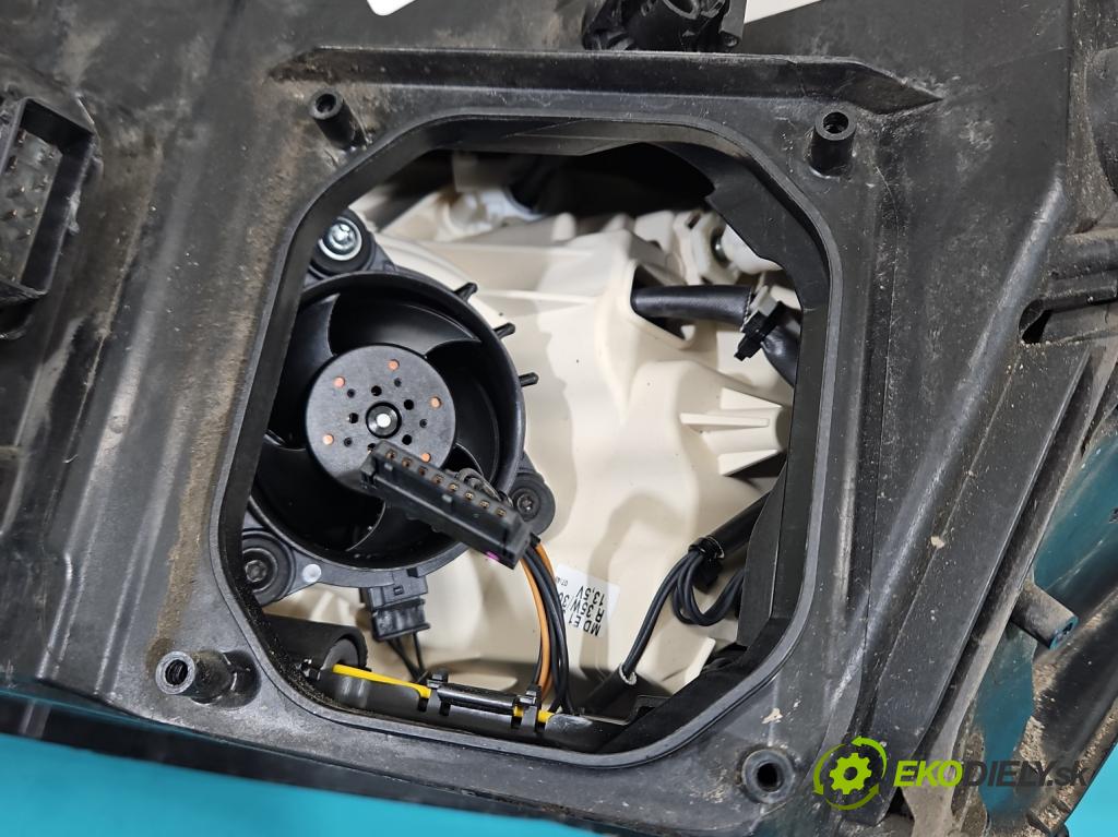 Audi A6 C7 2011-2018 3.0 tfsi: quattro 310HP automatic 228 kW 2995 cm3 4- Reflektor: pravý 4G0941034C (Svetlo predné pravé)