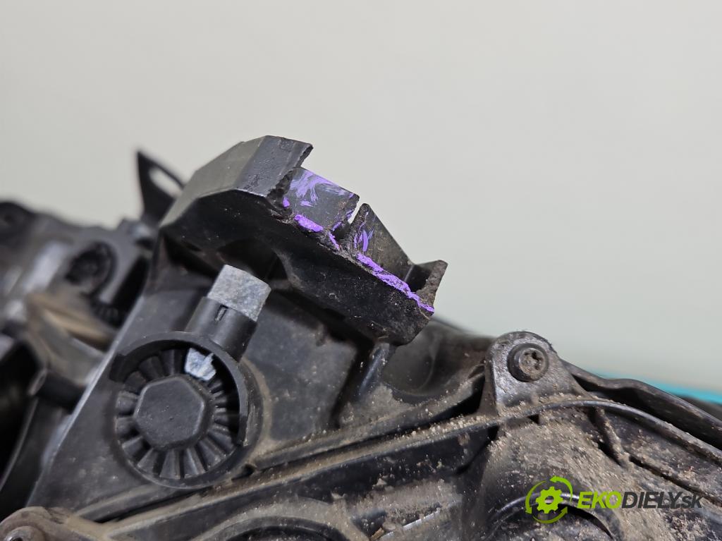 Audi A6 C7 2011-2018 3.0 tfsi: quattro 310HP automatic 228 kW 2995 cm3 4- Reflektor: pravý 4G0941034C (Svetlo predné pravé)