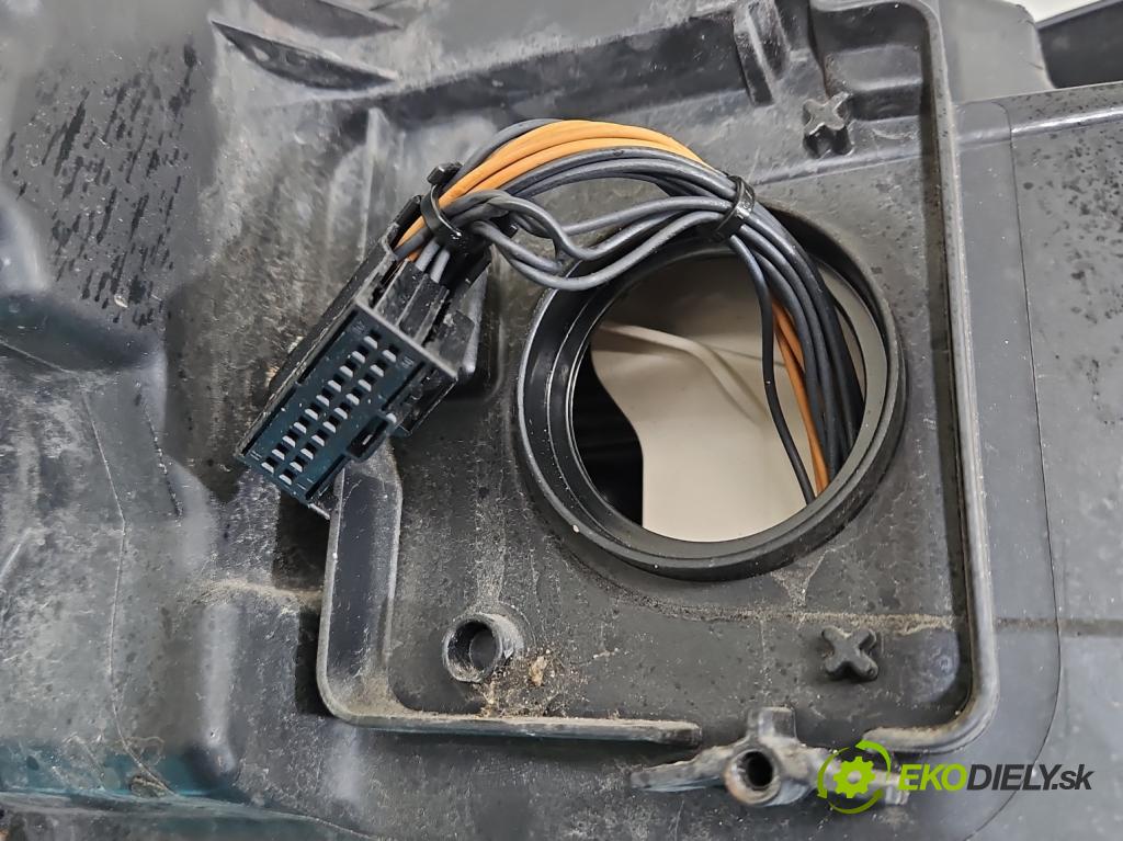 Audi A6 C7 2011-2018 3.0 tfsi: quattro 310HP automatic 228 kW 2995 cm3 4- Reflektor: pravý 4G0941034C (Svetlo predné pravé)