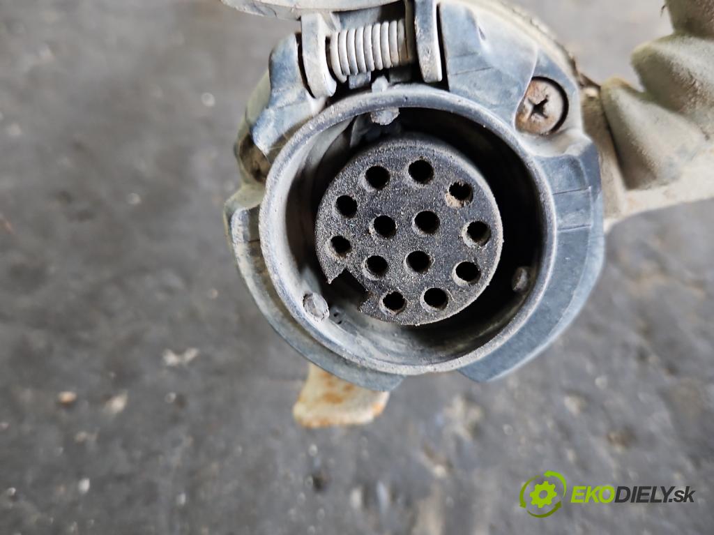 Vw Passat B5 1995-2005 1.9 tdi 110 hp manual 81 kW 1896 cm3 5- oko tažné  (Tažné zařízení)