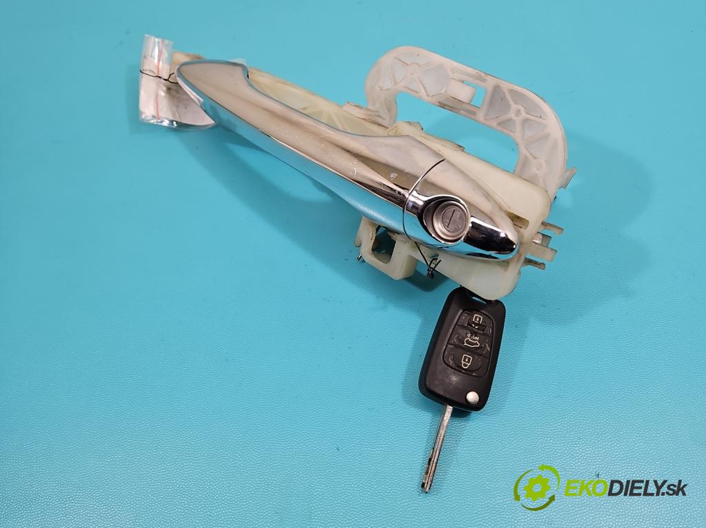 Hyundai Ix35 2.0 crdi 4wd 136hp manual 100 kW 1995 cm3 5- klika přední levé 90721-00400 (Vnější přední levá klika dveří)