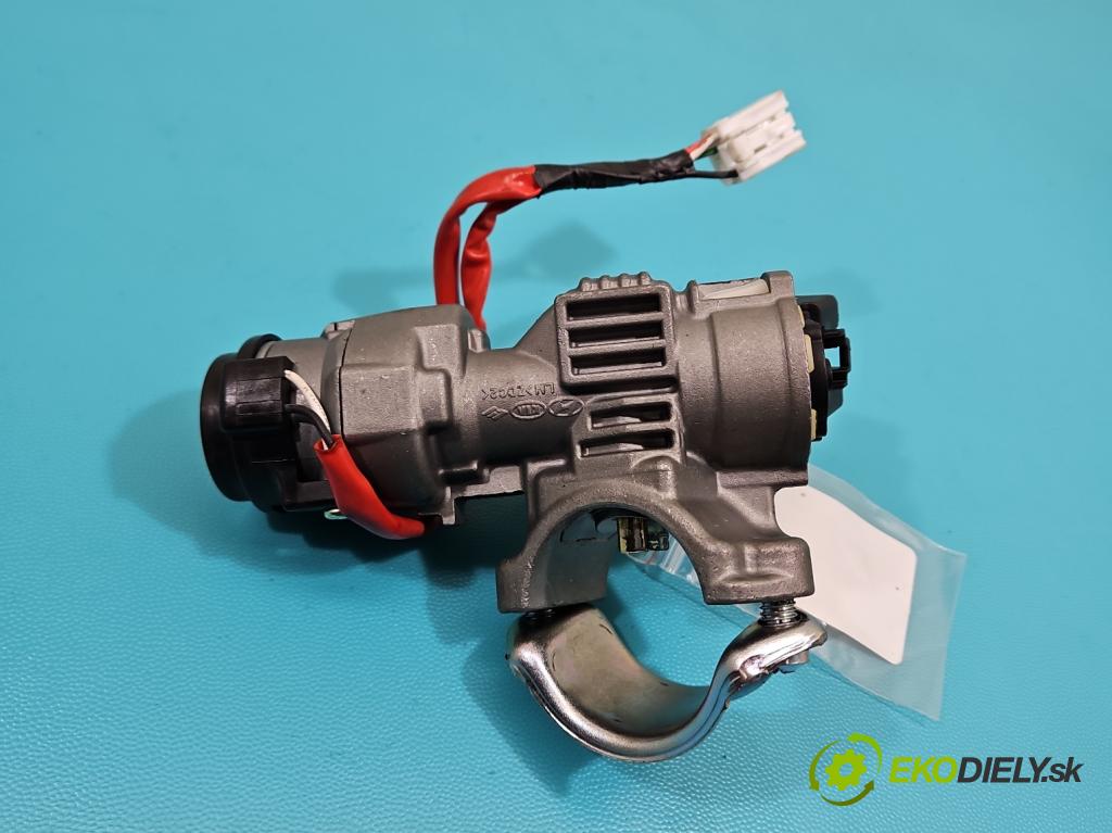 Hyundai Ix35 2.0 crdi 4wd 136 HP manual 100 kW 1995 cm3 5- Spínačka  (Spínacia skrinka)