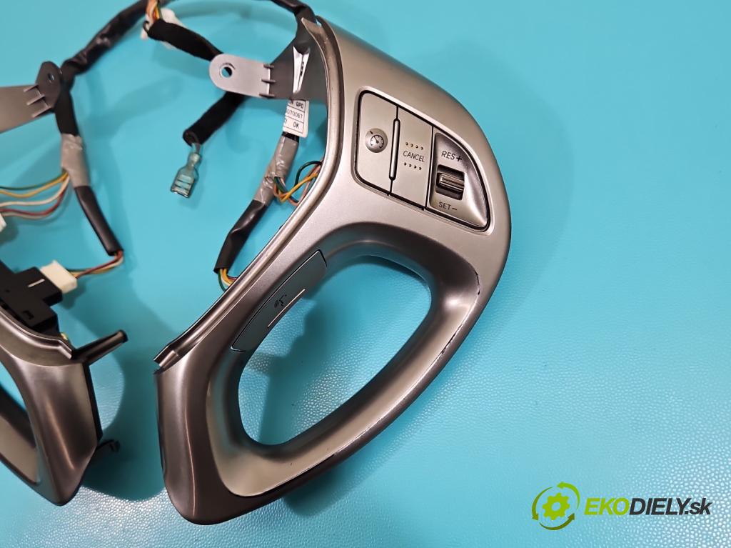 Hyundai Ix35 2.0 crdi 4wd 136 HP manual 100 kW 1995 cm3 5- prepínač multifunkční: řízení: 96700-2S300 (Prepínacie páčky pod volantom)