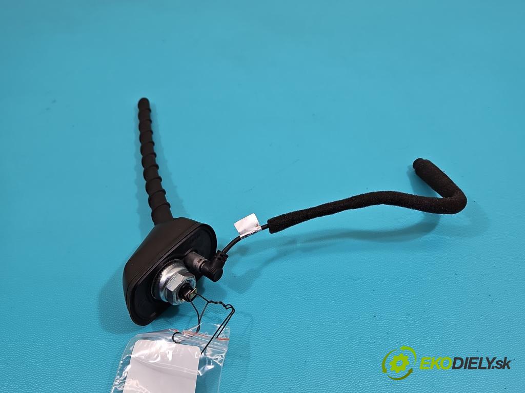 Hyundai Ix35 2.0 crdi 4wd 136 HP manual 100 kW 1995 cm3 5- Antena V3-05228EK