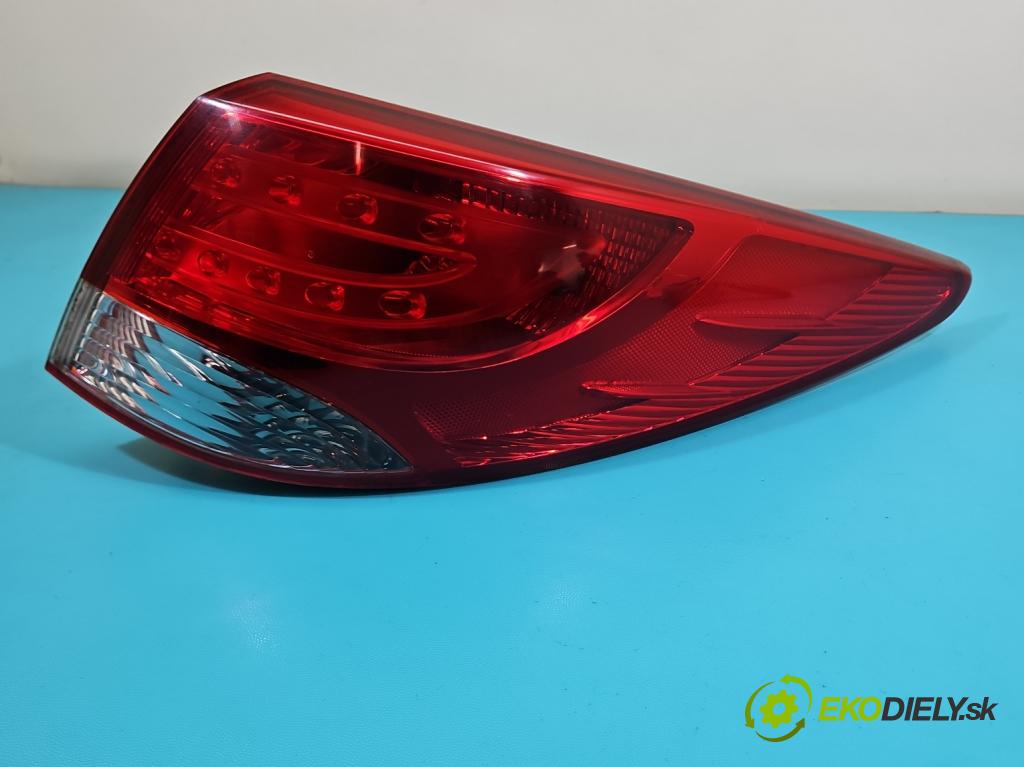 Hyundai Ix35 2.0 crdi 4wd 136hp manual 100 kW 1995 cm3 5- světlo zadní pravé 92402-2Y0 (Klika dveří ostatní)