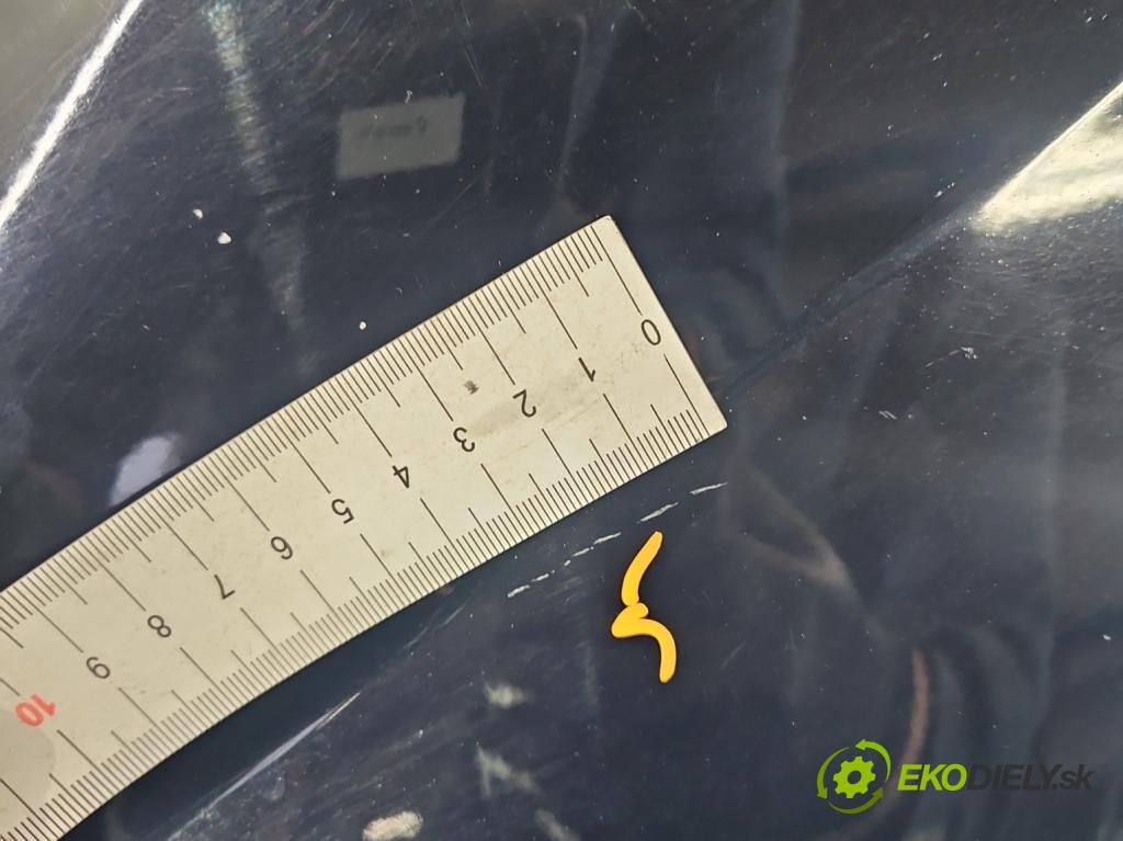 Fiat Punto Grande 1.2 8v 65 hp manual 48 kW 1242 cm3 3- blatnik přední levý  (Levý přední blatník)