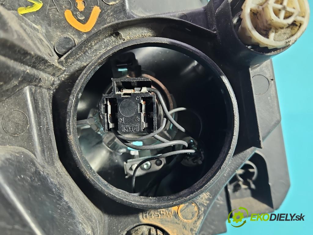 Fiat Punto Grande 1.2 8v 65 HP manual 48 kW 1242 cm3 3- Reflektor: ľavý  (Kľučka dverí ostatné)