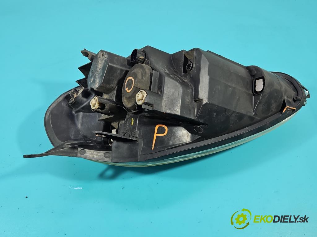 Fiat Punto Grande 1.2 8v 65 HP manual 48 kW 1242 cm3 3- Reflektor: pravý  (Svetlo predné pravé)