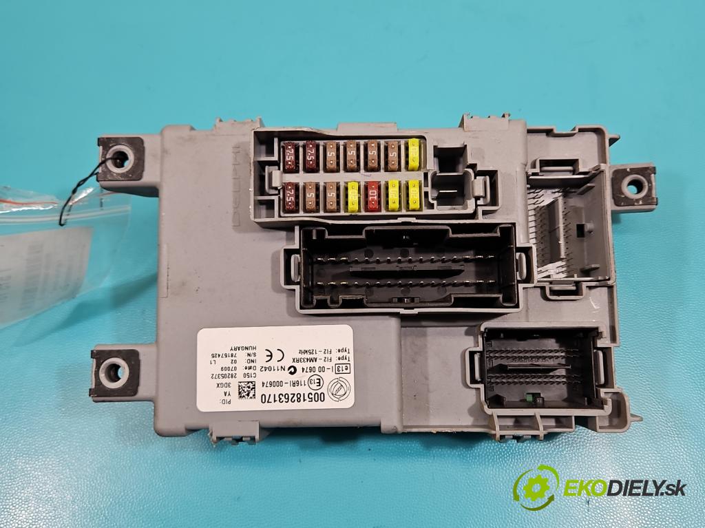 Fiat Punto Grande 1.2 8v 65 HP manual 48 kW 1242 cm3 3- skrinka poistka 00518263170 (Poistková skrinka)