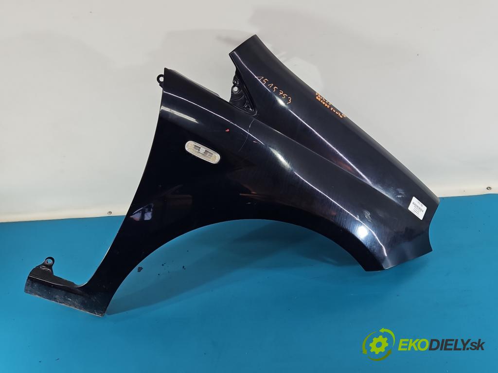 Fiat Punto Grande 1.2 8v 65 HP manual 48 kW 1242 cm3 3- blatník predné pravý  (Kľučka dverí ostatné)