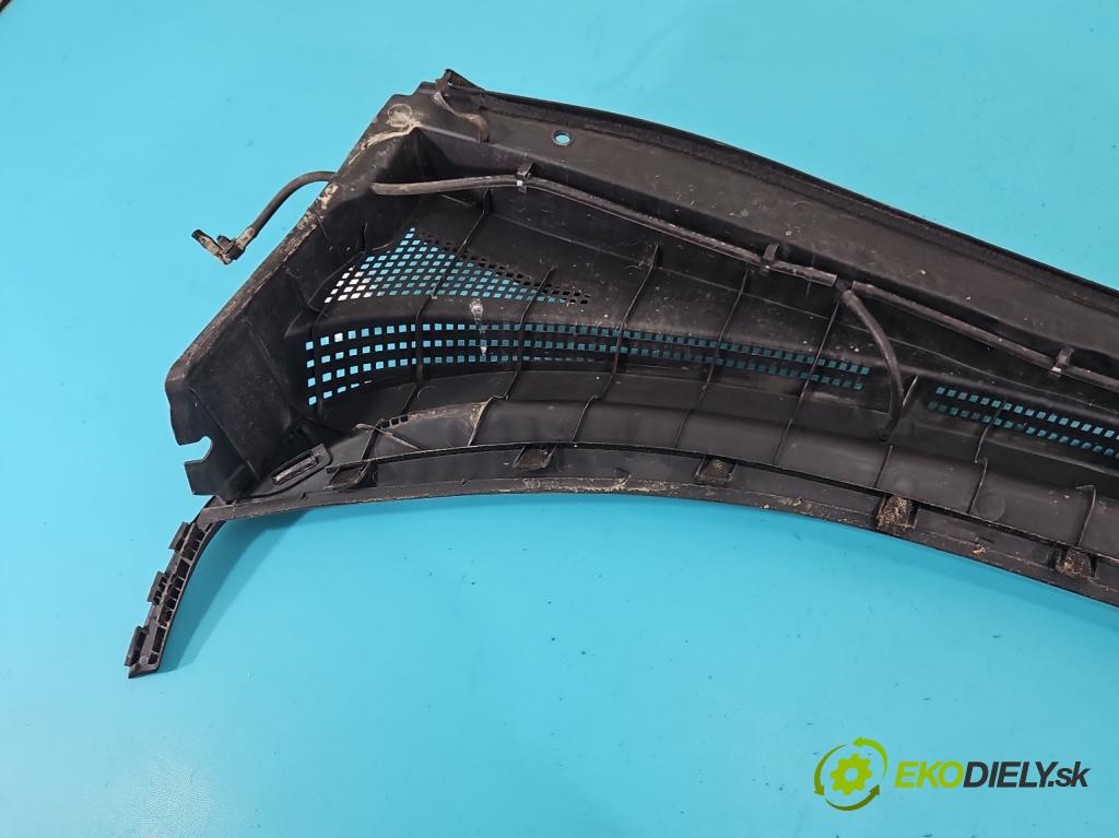 Hyundai Ix35 2.0 crdi 4wd 136 HP manual 100 kW 1995 cm3 5- torpédo  (Torpédo (plast pod čelným sklom))