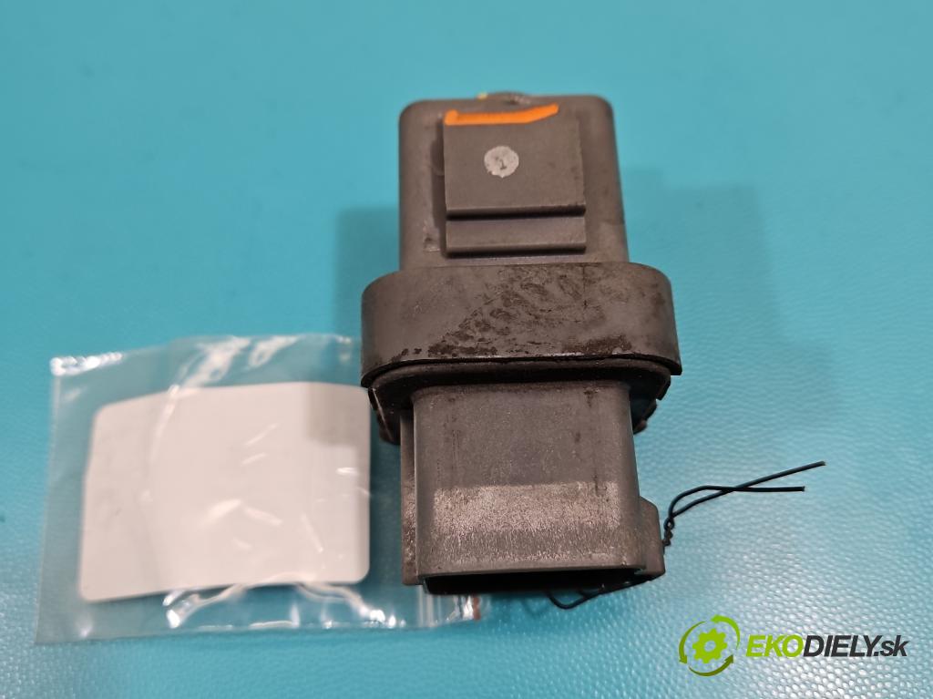 Hyundai Ix35 2.0 crdi 4wd 136 HP manual 100 kW 1995 cm3 5- Relé: svíčky: zařicích: 36833-2F150 (Relé)