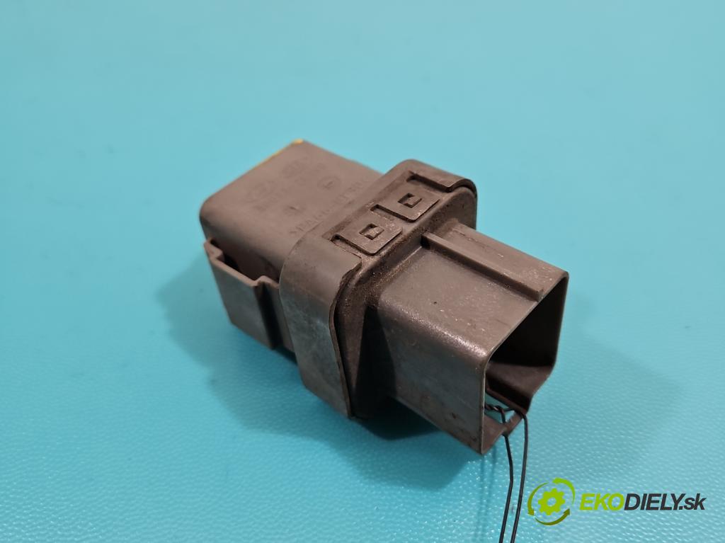 Hyundai Ix35 2.0 crdi 4wd 136 HP manual 100 kW 1995 cm3 5- Relé: svíčky: zařicích: 36833-2F150 (Relé)