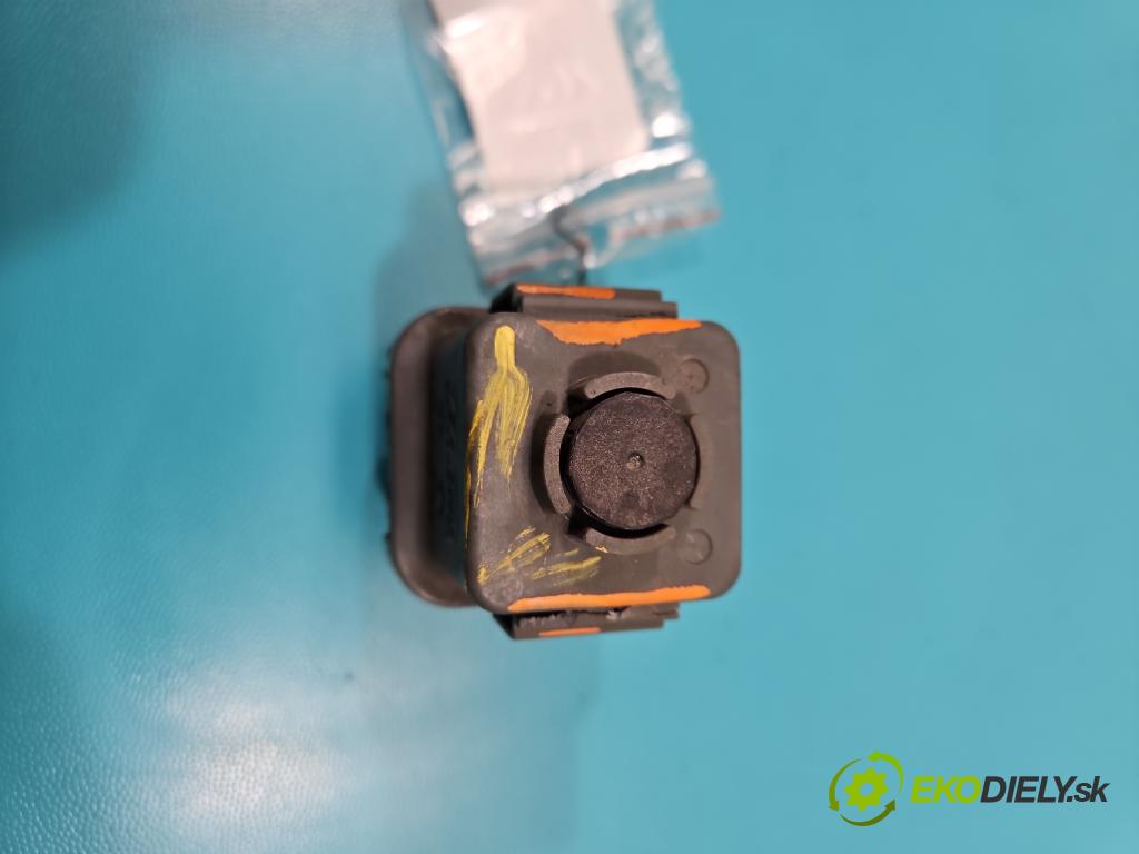 Hyundai Ix35 2.0 crdi 4wd 136 HP manual 100 kW 1995 cm3 5- Relé: svíčky: zařicích: 36833-2F150 (Relé)