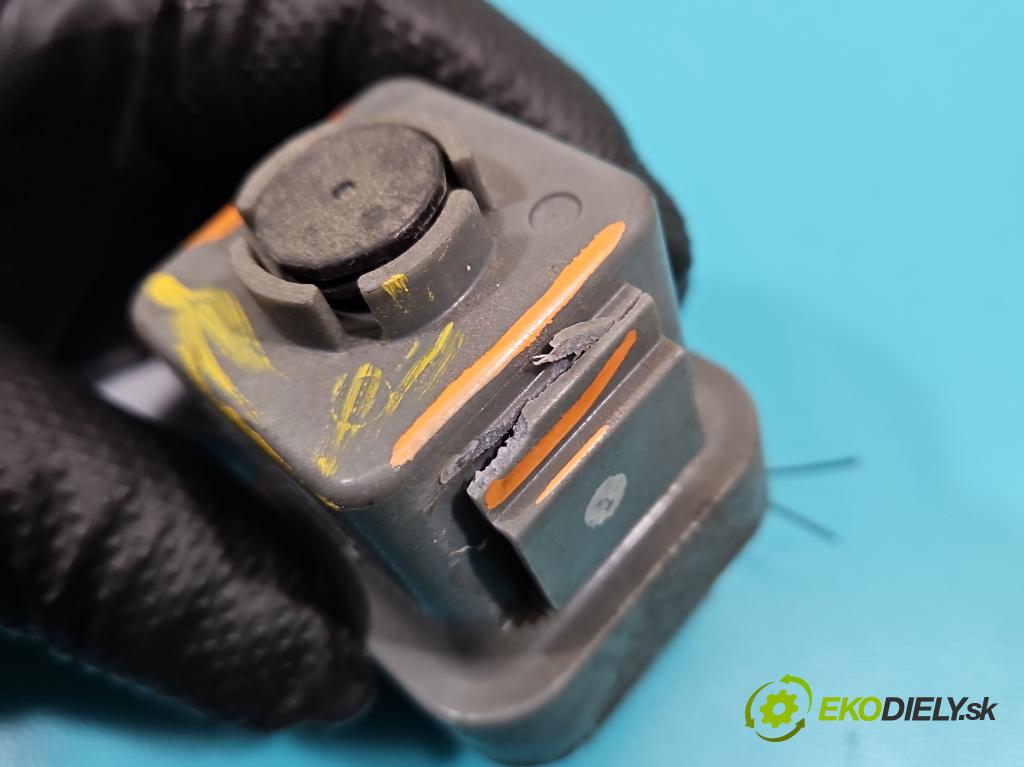 Hyundai Ix35 2.0 crdi 4wd 136 HP manual 100 kW 1995 cm3 5- Relé: svíčky: zařicích: 36833-2F150 (Relé)