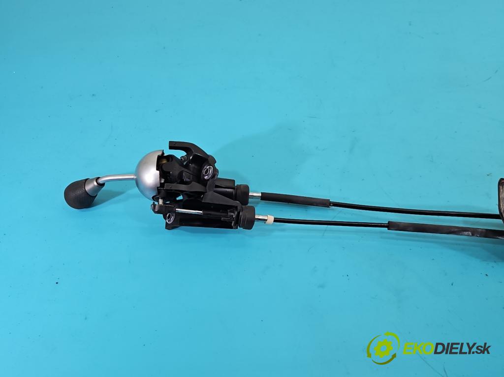 Honda Fr-v 1.7 16V 125 HP manual 92 kW 1668 cm3 5- Páka: Změny: stupeň,rýchlosť  (Rýchlostná páka (kulisa))