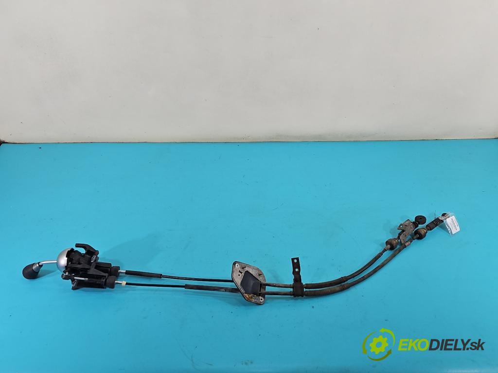 Honda Fr-v 1.7 16V 125 HP manual 92 kW 1668 cm3 5- Páka: Změny: stupeň,rýchlosť  (Rýchlostná páka (kulisa))