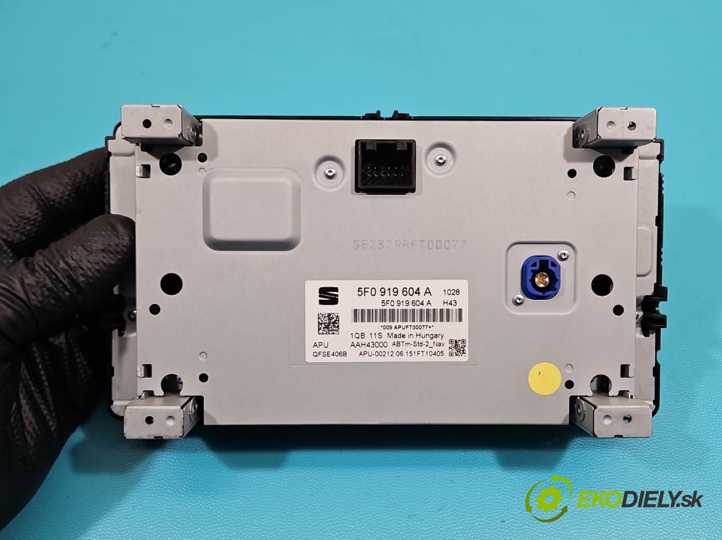 Seat Leon III 2012-2020 2.0 tdi 150 HP automatic 110 kW 1968 cm3 5- Radio originál 5F0919604A