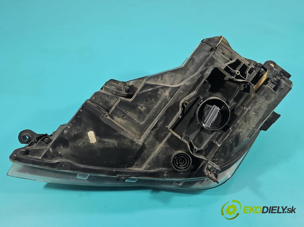 Seat Leon III 2012-2020 2.0 tdi 150 HP automatic 110 kW 1968 cm3 5- Reflektor: pravý 5F1941008B (Svetlo predné pravé)
