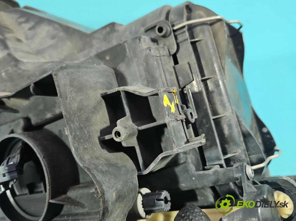 Seat Leon III 2012-2020 2.0 tdi 150 HP automatic 110 kW 1968 cm3 5- Reflektor: pravý 5F1941008B (Svetlo predné pravé)