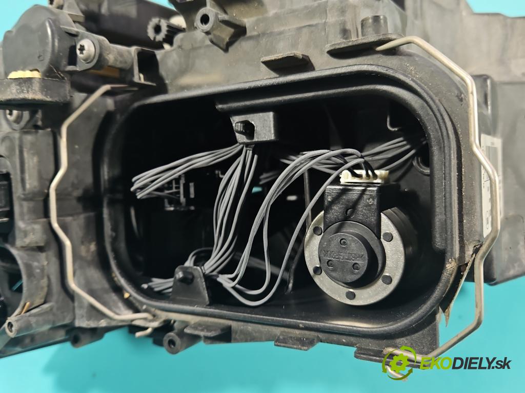 Seat Leon III 2012-2020 2.0 tdi 150 HP automatic 110 kW 1968 cm3 5- Reflektor: pravý 5F1941008B (Svetlo predné pravé)