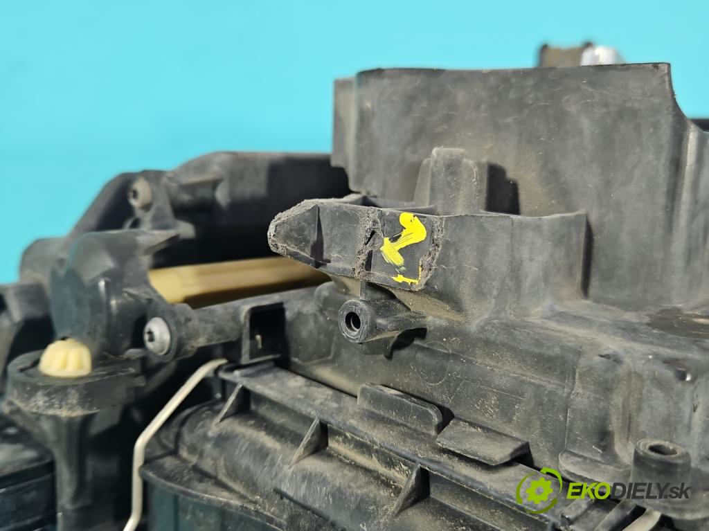 Seat Leon III 2012-2020 2.0 tdi 150 HP automatic 110 kW 1968 cm3 5- Reflektor: pravý 5F1941008B (Svetlo predné pravé)