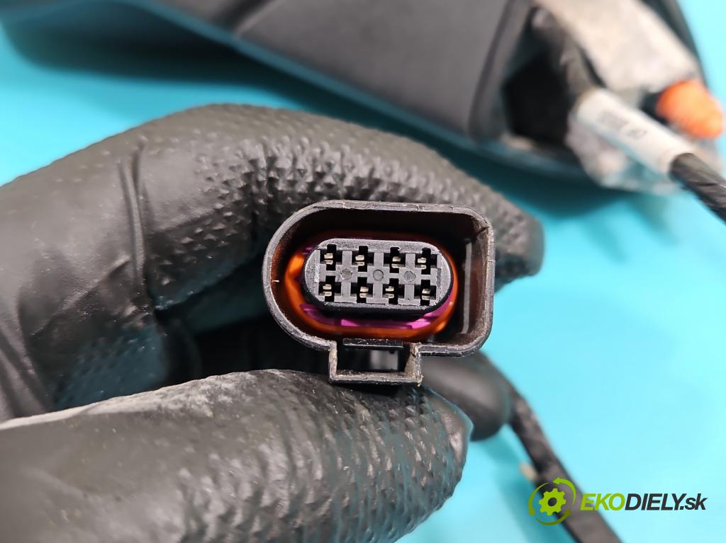 Seat Leon III 2012-2020 2.0 tdi 150 hp automatic 110 kW 1968 cm3 5- zpětné zrcátko levé  (Klika dveří ostatní)